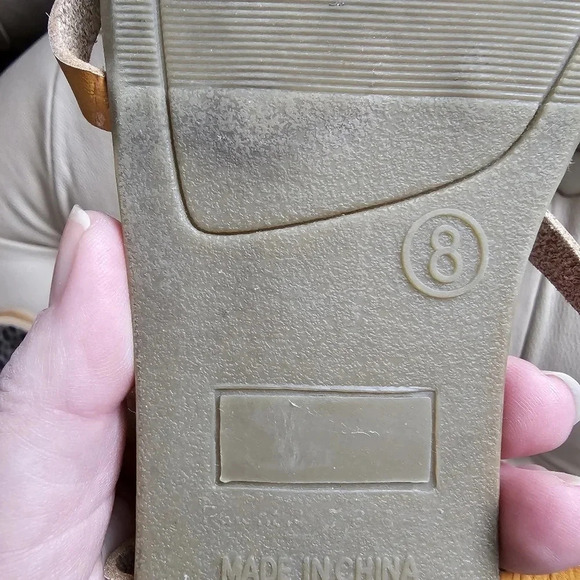 GAP Flat Sandals Tan  Ankle Strap Brown Size 8 - Picture 3 of 4